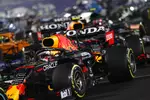 Foto zur News: Max Verstappen (Red Bull) und Sergio Perez (Red Bull)