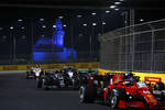 Foto zur News: Carlos Sainz (Ferrari), George Russell (Williams), Sebastian Vettel (Aston Martin) und Lance Stroll (Aston Martin)