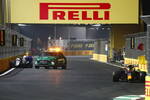Foto zur News: Nikita Masepin (Haas) und Sergio Perez (Red Bull)
