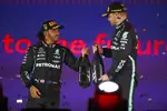 Foto zur News: Lewis Hamilton (Mercedes) und Valtteri Bottas (Mercedes)