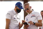 Foto zur News: Mick Schumacher (Haas) und Nikita Masepin (Haas)