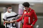 Foto zur News: Charles Leclerc (Ferrari) und Mattia Binotto