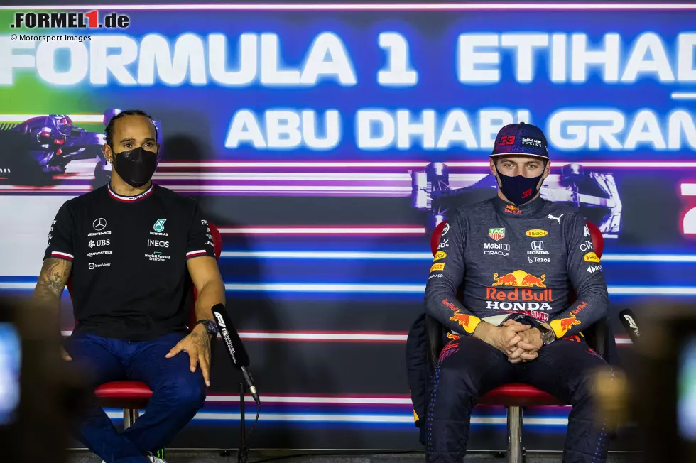 Foto zur News: Lewis Hamilton (Mercedes) und Max Verstappen (Red Bull)