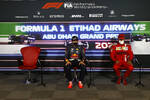 Foto zur News: Max Verstappen (Red Bull) und Carlos Sainz (Ferrari)