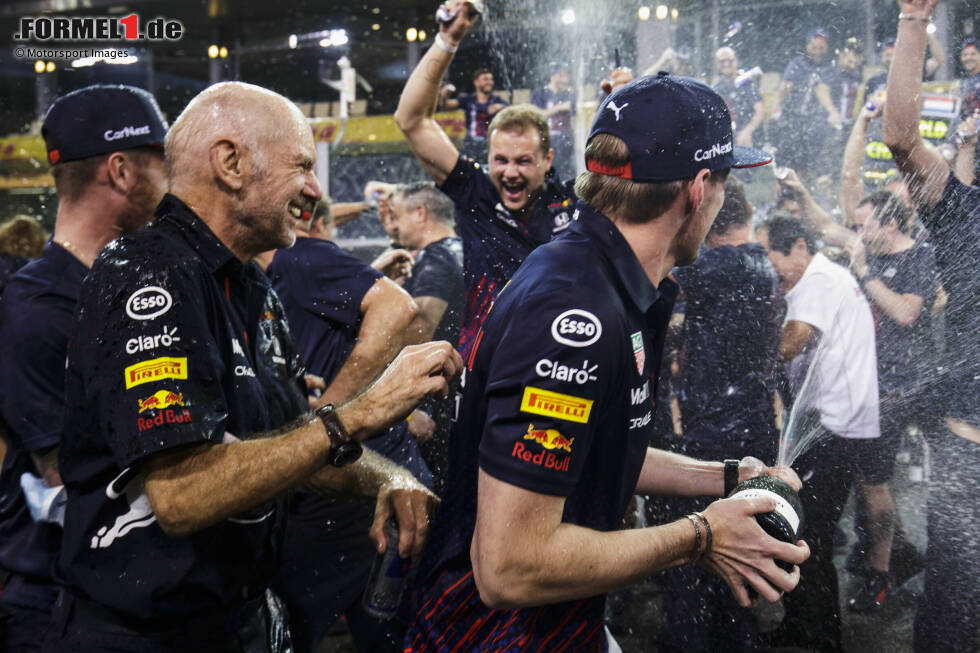 Foto zur News: Max Verstappen (Red Bull) und Adrian Newey
