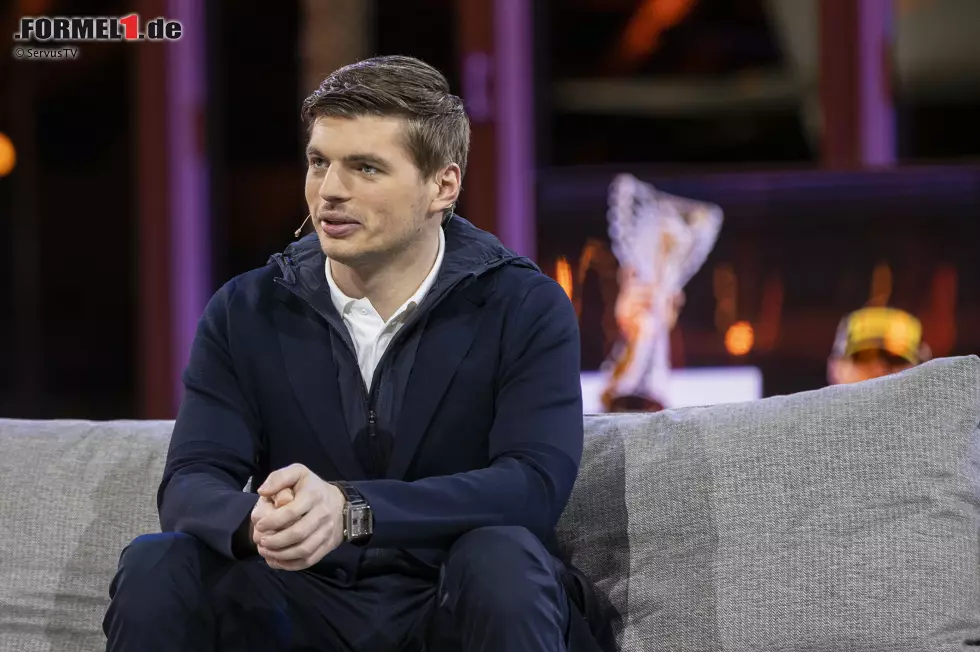 Foto zur News: Max Verstappen (Red Bull) am 20. Dezember 2021 bei &quot;Sport und Talk aus dem Hangar-7&quot; (ServusTV) in Salzburg