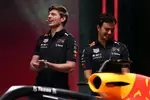 Foto zur News: Max Verstappen (Red Bull) und Sergio Perez (Red Bull)