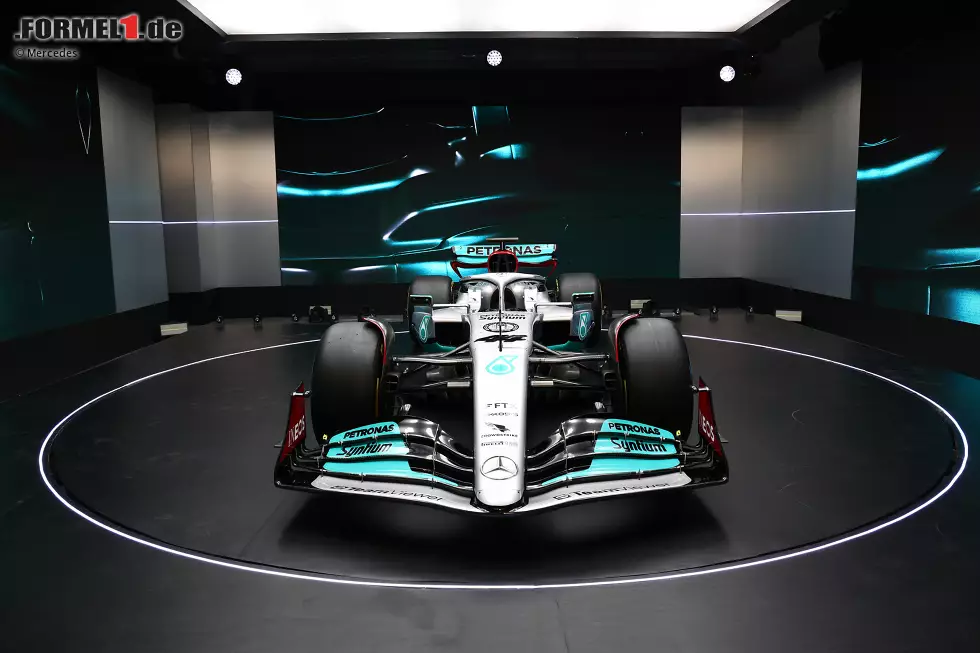 Foto zur News: Mercedes W13