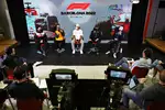 Foto zur News: Guanyu Zhou (Alfa Romeo), Daniel Ricciardo (McLaren), Lewis Hamilton (Mercedes), Sergio Perez (Red Bull) und Nicholas Latifi (Williams)