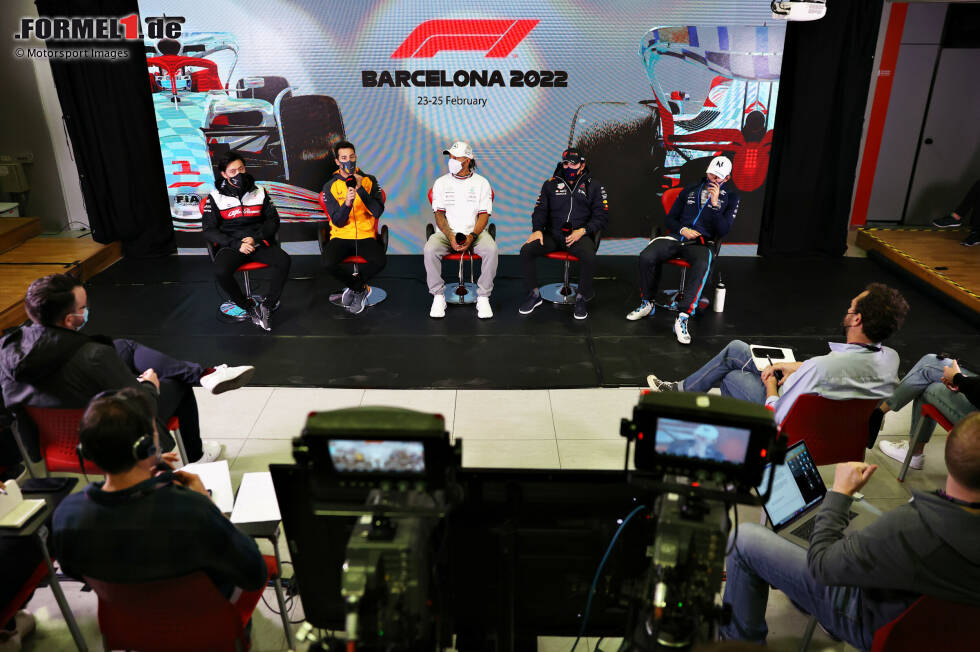 Foto zur News: Guanyu Zhou (Alfa Romeo), Daniel Ricciardo (McLaren), Lewis Hamilton (Mercedes), Sergio Perez (Red Bull) und Nicholas Latifi (Williams)