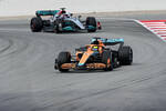 Foto zur News: Lando Norris (McLaren) und George Russell (Mercedes)