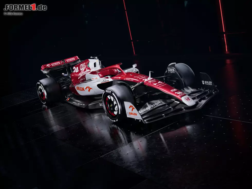 Foto zur News: Präsentation Alfa Romeo (Sauber) C42 in Hinwil, Schweiz (27. Februar 2022)