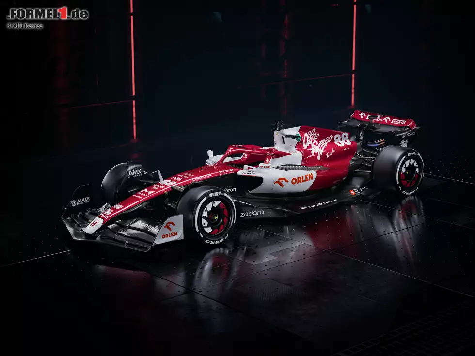 Foto zur News: Präsentation Alfa Romeo (Sauber) C42 in Hinwil, Schweiz (27. Februar 2022)