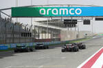 Pierre Gasly (AlphaTauri), Sergio Perez (Red Bull), Lance Stroll (Aston Martin) und Guanyu Zhou (Alfa Romeo) 