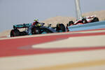 Foto zur News: Lewis Hamilton (Mercedes) und Mick Schumacher (Haas)
