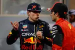 Foto zur News: Max Verstappen (Red Bull) und Carlos Sainz (Ferrari)