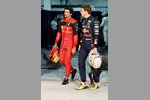 Foto zur News: Carlos Sainz (Ferrari) und Max Verstappen (Red Bull)