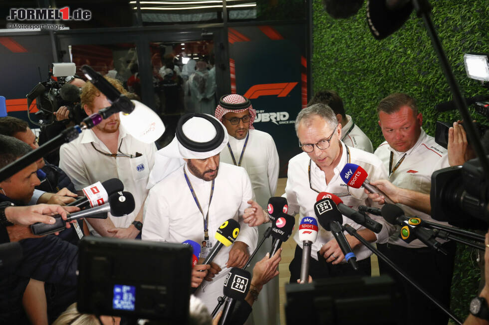 Foto zur News: FIA-Präsident Mohammed Bin Sulayem und Formel-1-Chef Stefano Domenicali