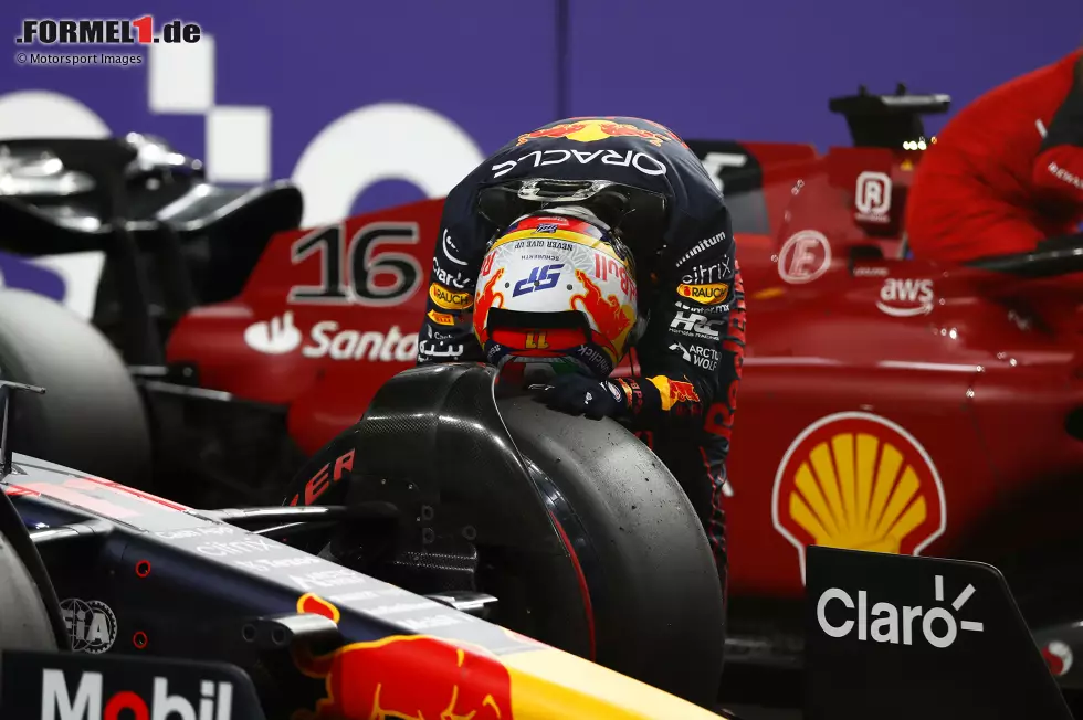 Foto zur News: Sergio Perez (Red Bull)