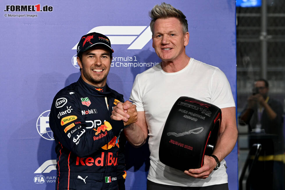 Foto zur News: Sergio Perez (Red Bull) mit Gordon Ramsay