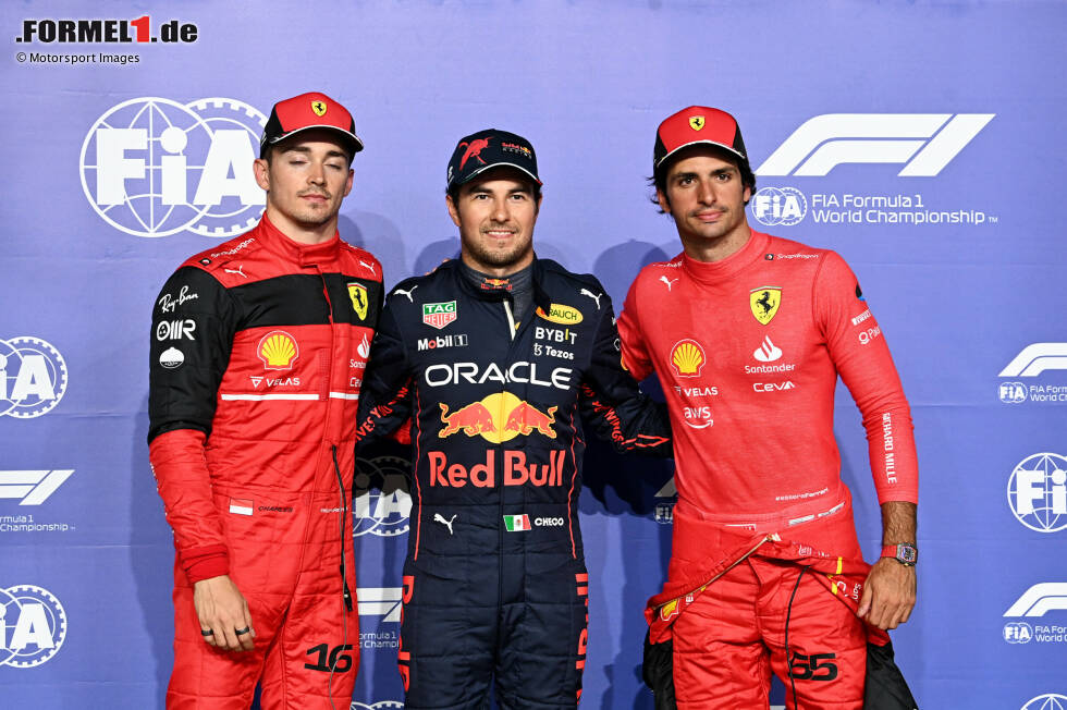 Foto zur News: Charles Leclerc (Ferrari), Sergio Perez (Red Bull) und Carlos Sainz (Ferrari)
