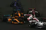 Foto zur News: Guanyu Zhou (Alfa Romeo), Pierre Gasly (AlphaTauri), Kevin Magnussen (Haas), Lando Norris (McLaren), Daniel Ricciardo (McLaren) und Lewis Hamilton (Mercedes)