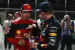 Foto zur News: Max Verstappen (Red Bull) und Charles Leclerc (Ferrari)