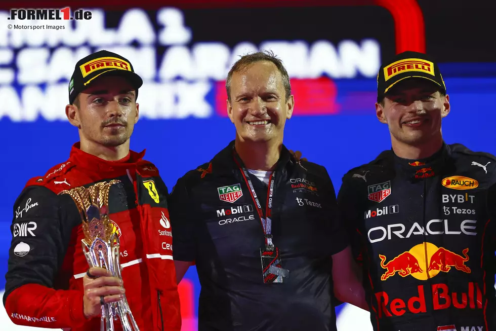 Foto zur News: Charles Leclerc (Ferrari) und Max Verstappen (Red Bull)