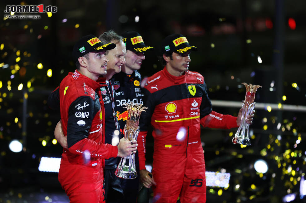 Foto zur News: Charles Leclerc (Ferrari), Max Verstappen (Red Bull) und Carlos Sainz (Ferrari)