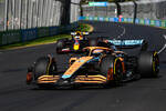 Foto zur News: Daniel Ricciardo (McLaren) und Max Verstappen (Red Bull)