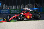Foto zur News: Charles Leclerc (Ferrari) und Kevin Magnussen (Haas)