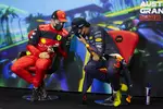 Foto zur News: Charles Leclerc (Ferrari) und Sergio Perez (Red Bull)