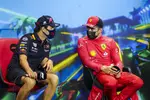 Foto zur News: Sergio Perez (Red Bull) und Charles Leclerc (Ferrari)