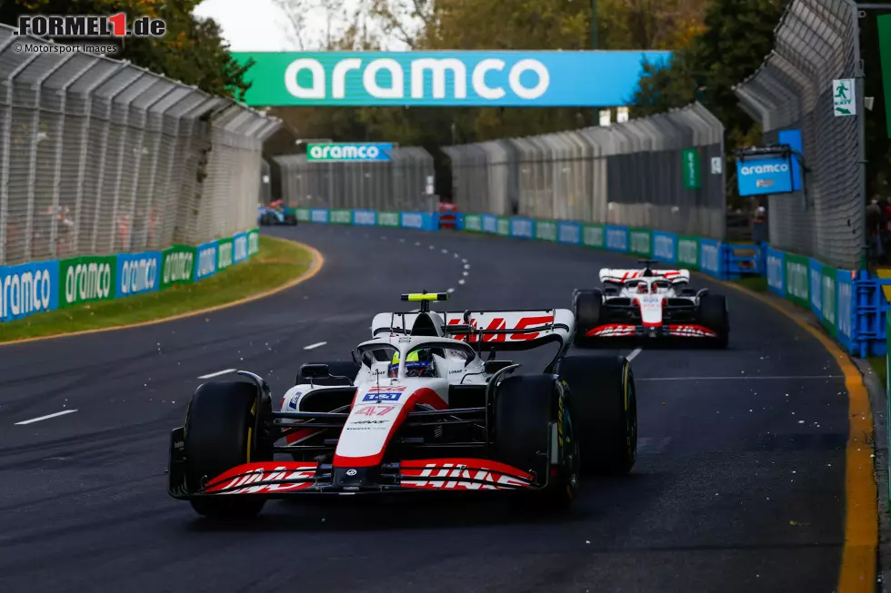 Foto zur News: Mick Schumacher (Haas) und Kevin Magnussen (Haas)