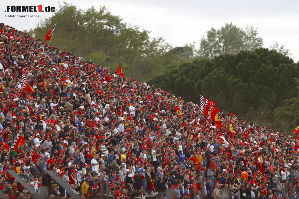 Foto zur News: Fans in Imola