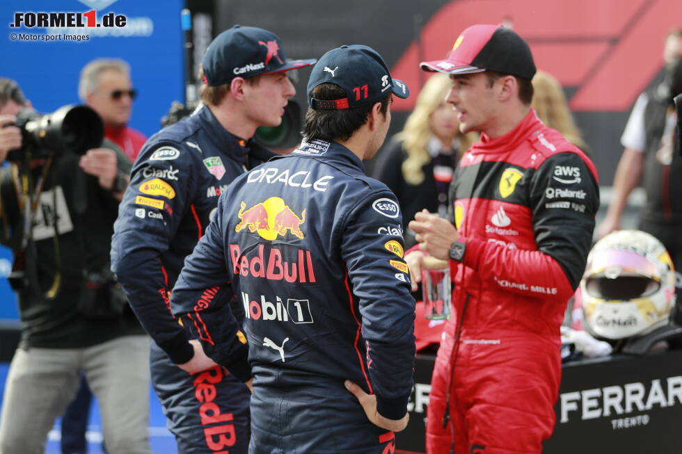 Foto zur News: Sergio Perez (Red Bull), Max Verstappen (Red Bull) und Charles Leclerc (Ferrari)