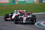 Foto zur News: Valtteri Bottas (Alfa Romeo) und Kevin Magnussen (Haas)