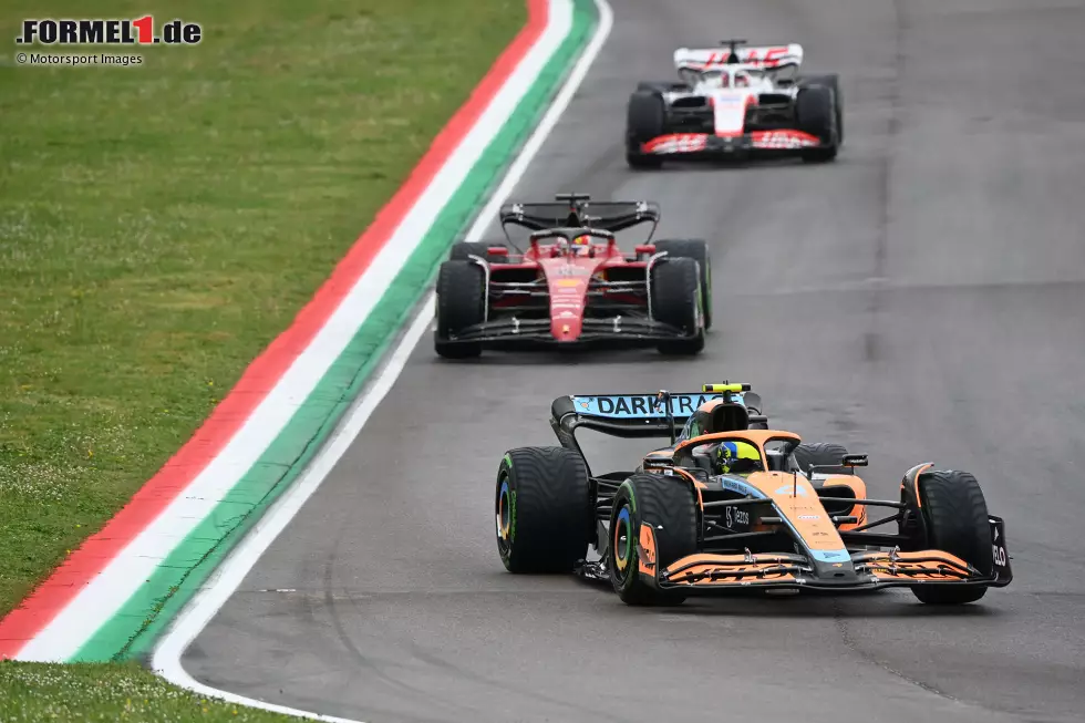 Foto zur News: Lando Norris (McLaren), Charles Leclerc (Ferrari) und Kevin Magnussen (Haas)