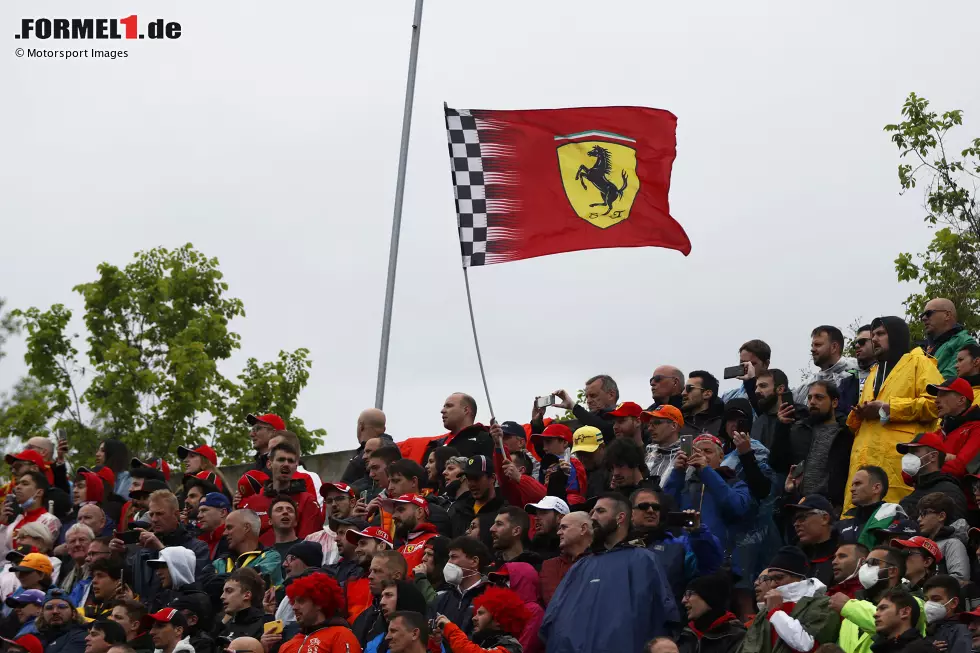 Foto zur News: Fans in Imola