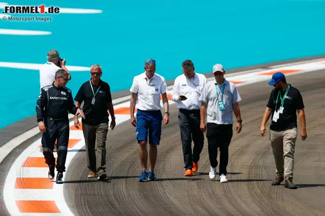 Foto zur News: Safety-Car-Fahrer Bernd Mayländer und FIA-Rennleiter Niels Wittich