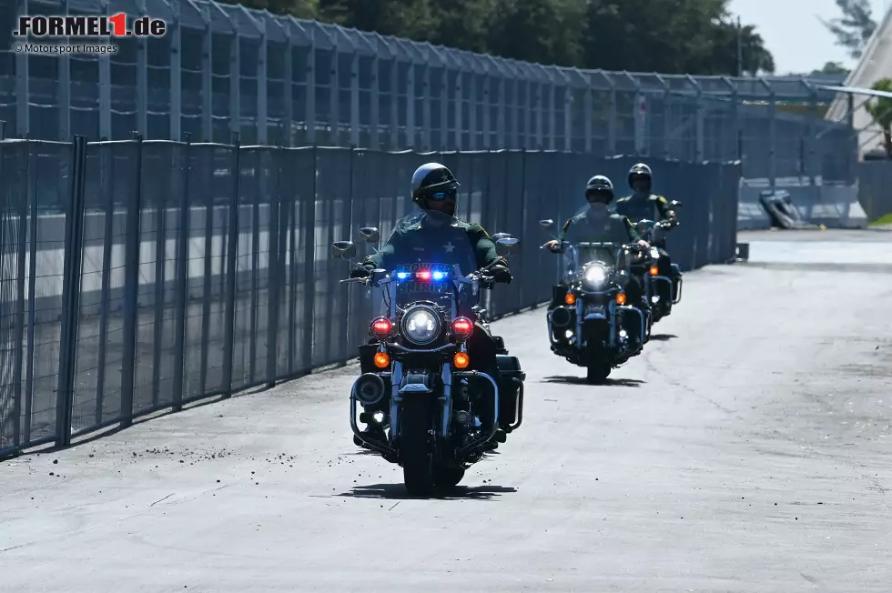 Foto zur News: Polizei auf der Strecke