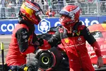 Foto zur News: Carlos Sainz (Ferrari) und Charles Leclerc (Ferrari)