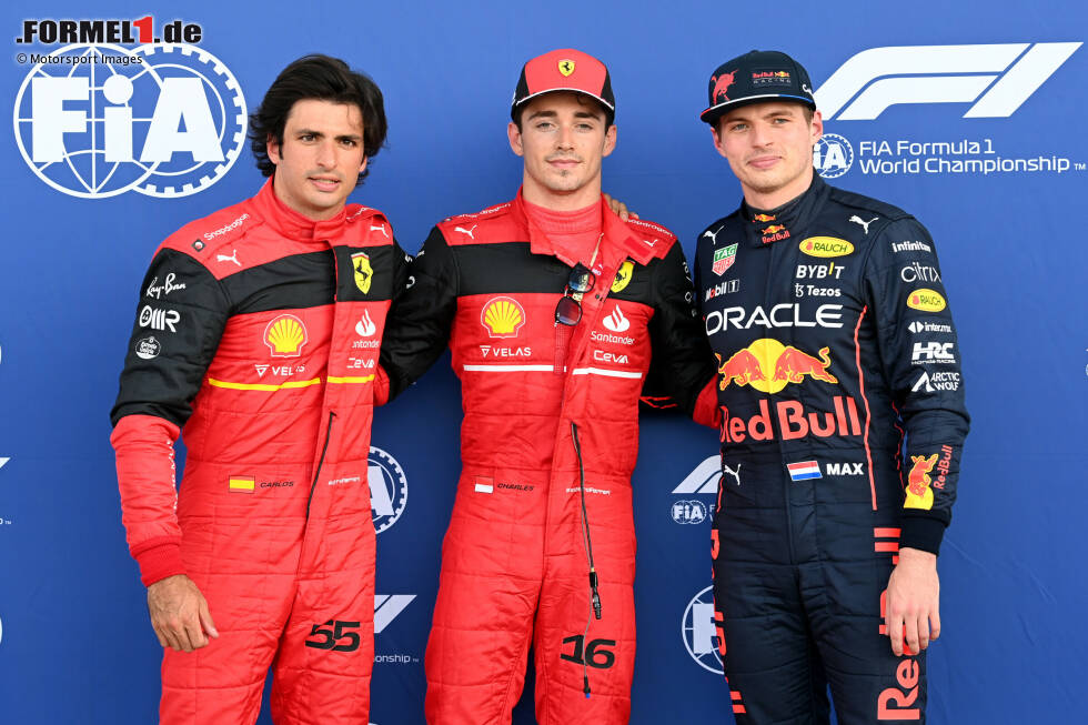 Foto zur News: Carlos Sainz (Ferrari), Charles Leclerc (Ferrari) und Max Verstappen (Red Bull)