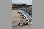 Foto zur News: Mick Schumacher (Haas), Kevin Magnussen (Haas) und Daniel Ricciardo (McLaren)