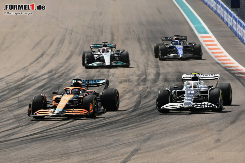 Foto zur News: Daniel Ricciardo (McLaren), Yuki Tsunoda (AlphaTauri) und George Russell (Mercedes)