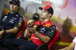 Foto zur News: Sergio Perez (Red Bull) und Charles Leclerc (Ferrari)