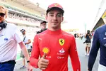 Foto zur News: Charles Leclerc (Ferrari) und Max Verstappen (Red Bull)