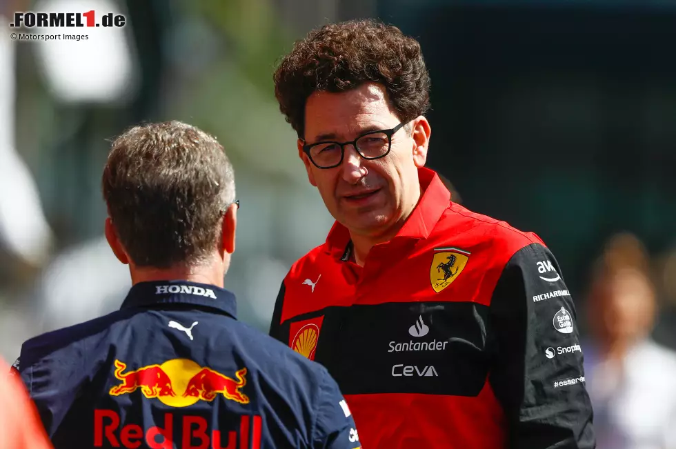 Foto zur News: Mattia Binotto und Christian Horner