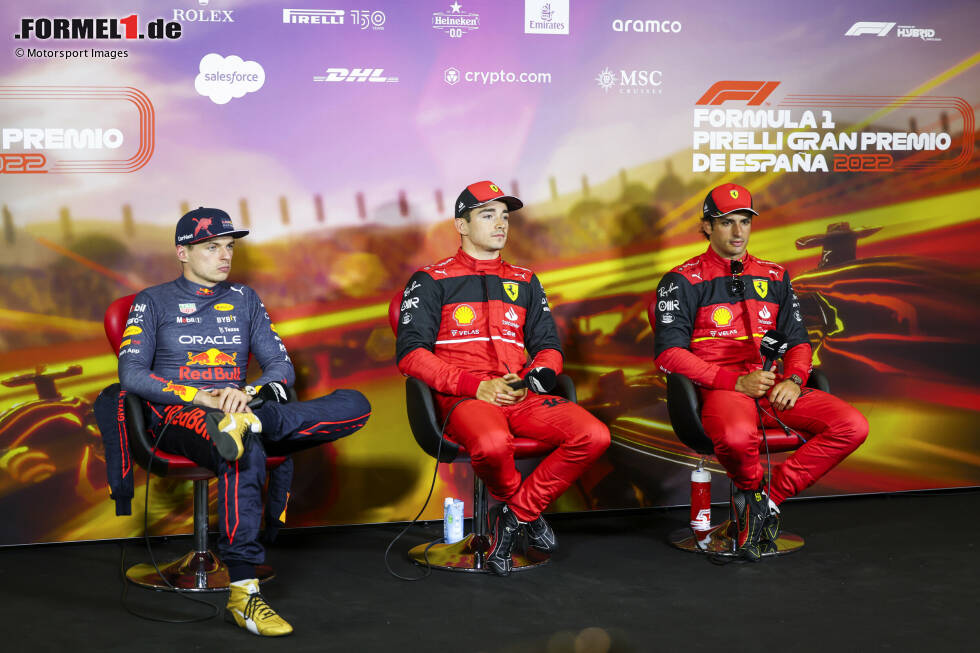 Foto zur News: Max Verstappen (Red Bull), Charles Leclerc (Ferrari) und Carlos Sainz (Ferrari)