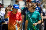 Foto zur News: Fernando Alonso (Alpine) und Sebastian Vettel (Aston Martin)